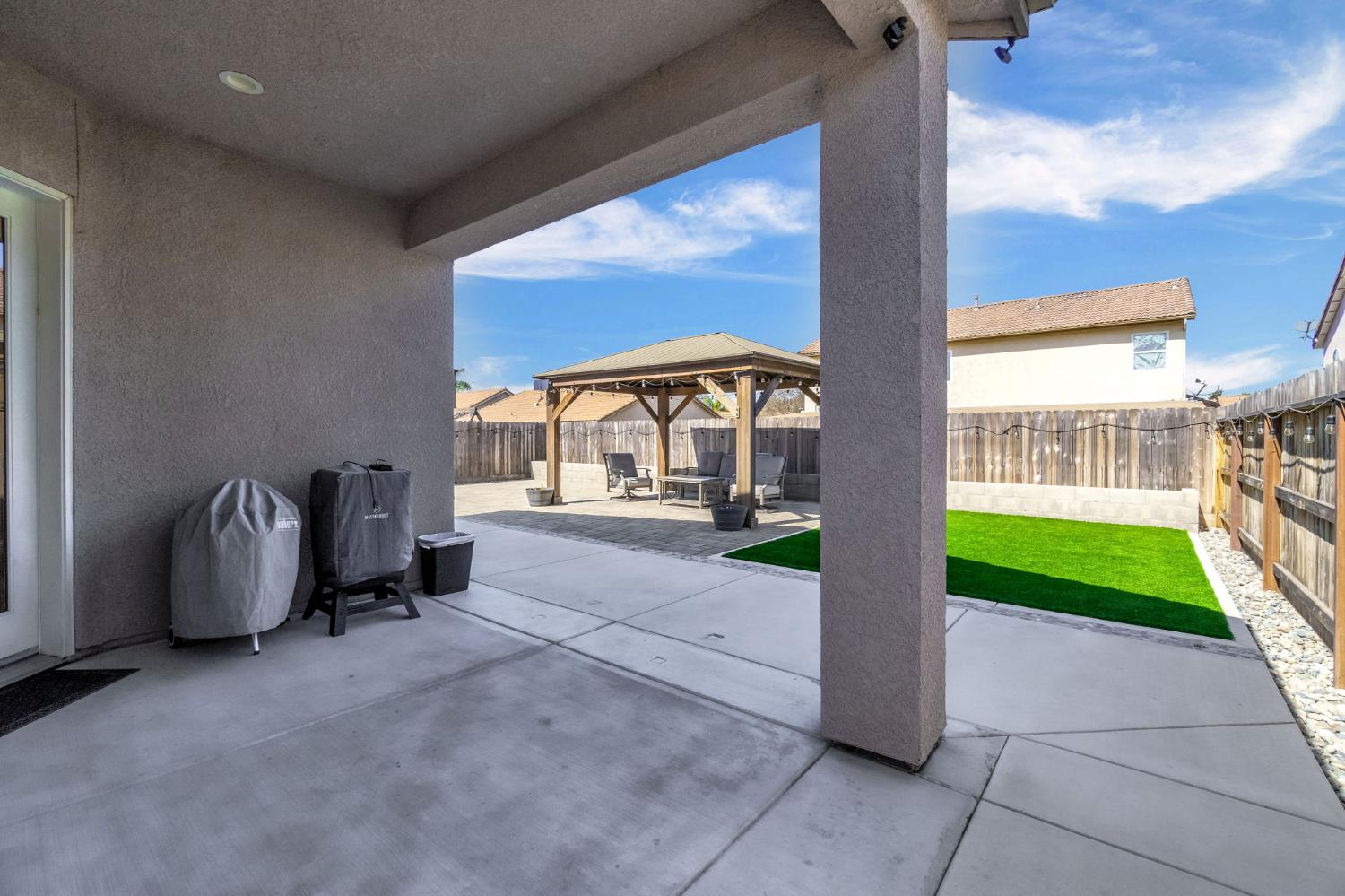 635 St Julien Dr, Madera, CA 93637