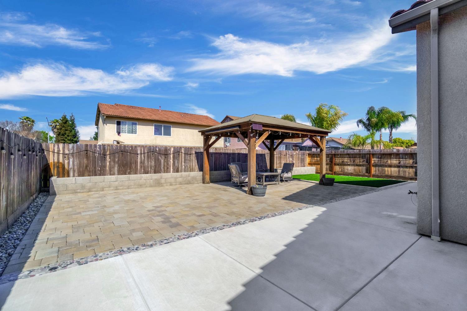 635 St Julien Dr, Madera, CA 93637