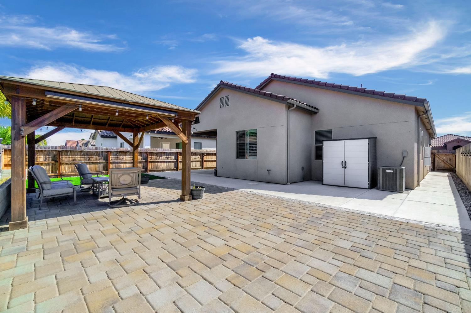 635 St Julien Dr, Madera, CA 93637