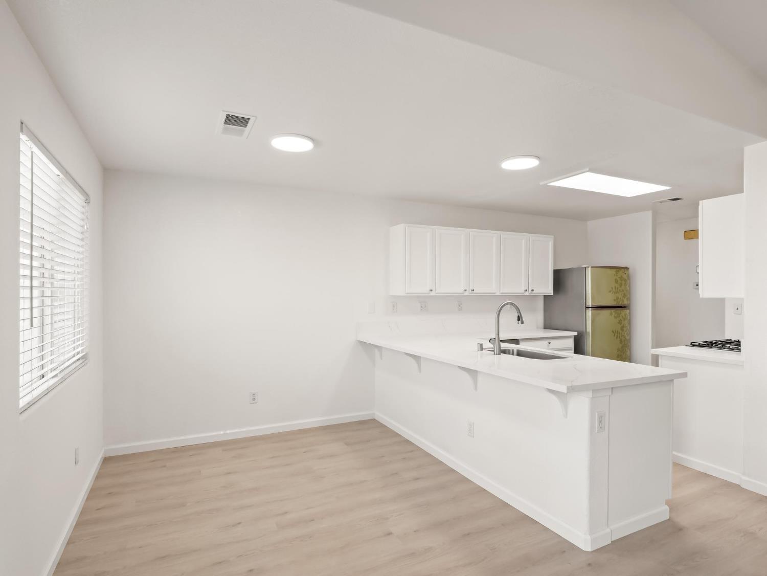 4068 W Weldon Ave, Fresno, CA 93722