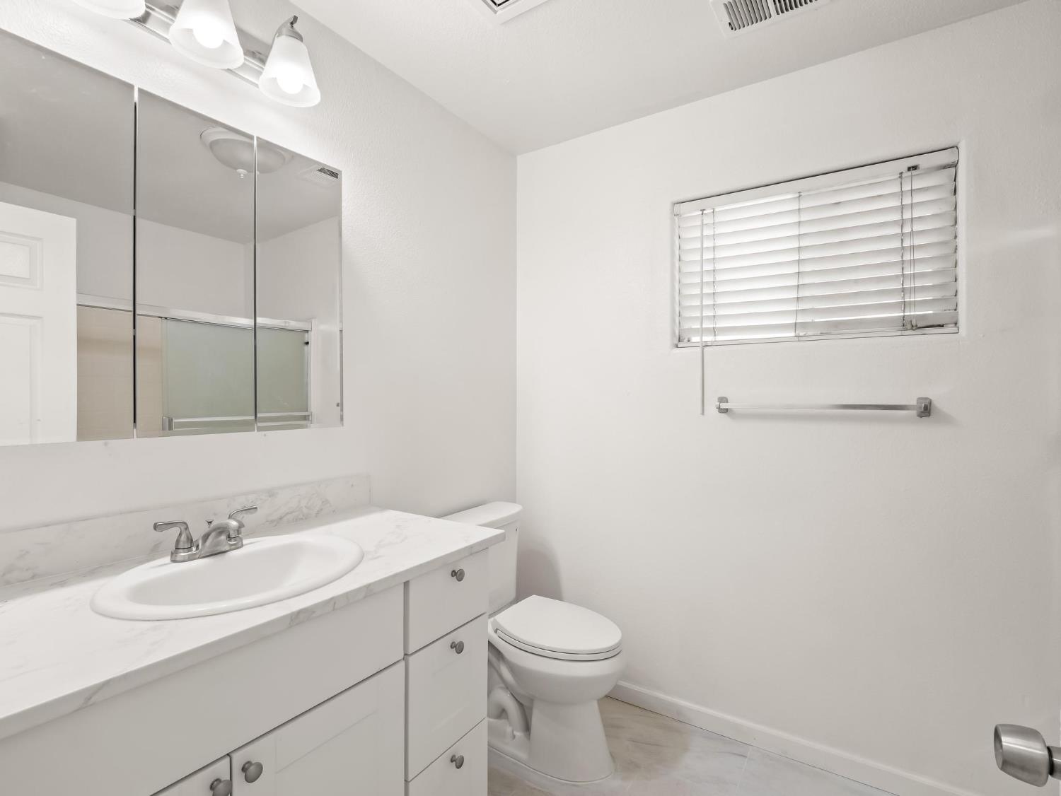 4068 W Weldon Ave, Fresno, CA 93722