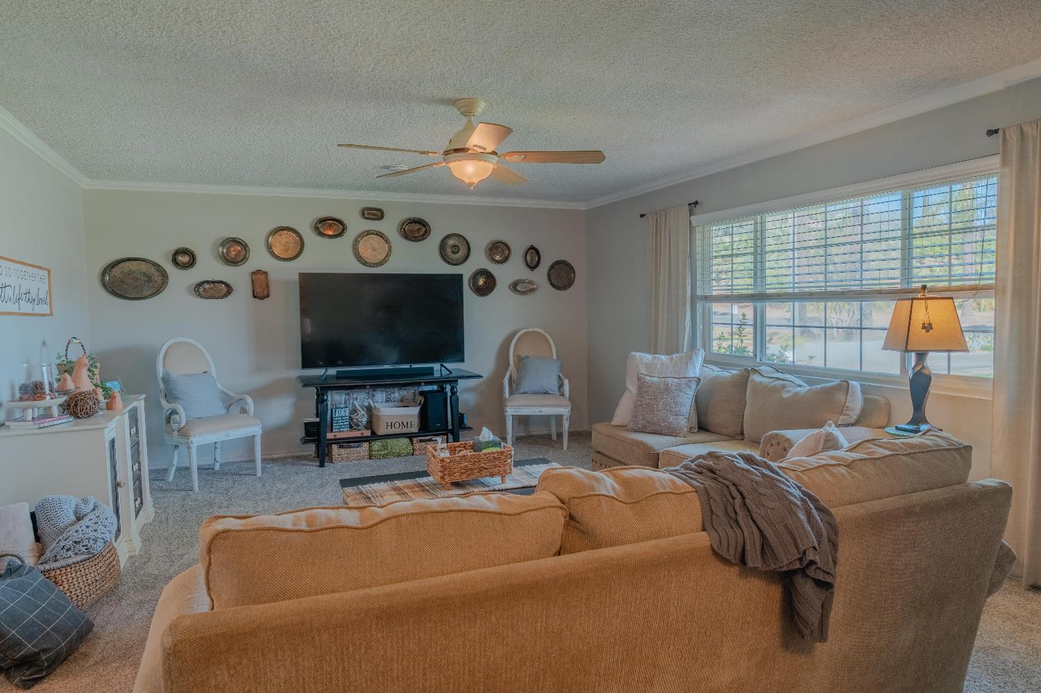 915 S Strathmore Ave #N, Lindsay, CA 93274