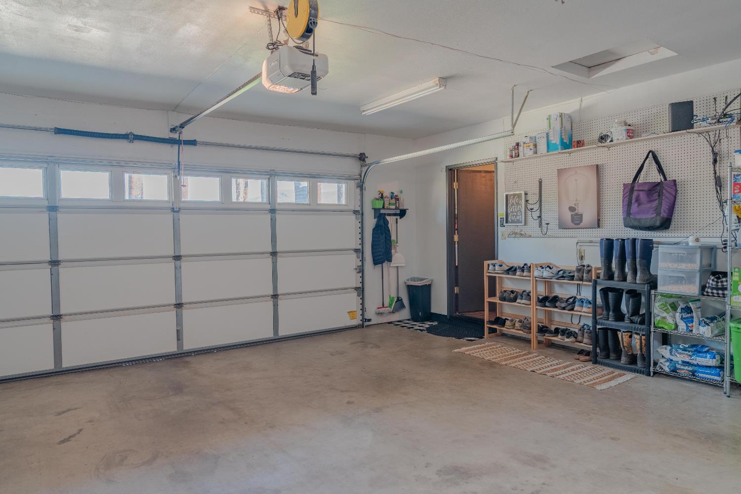 915 S Strathmore Ave #N, Lindsay, CA 93274