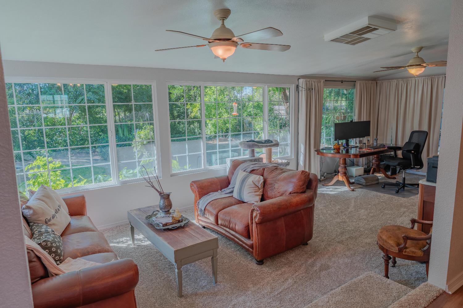 915 S Strathmore Ave #N, Lindsay, CA 93274