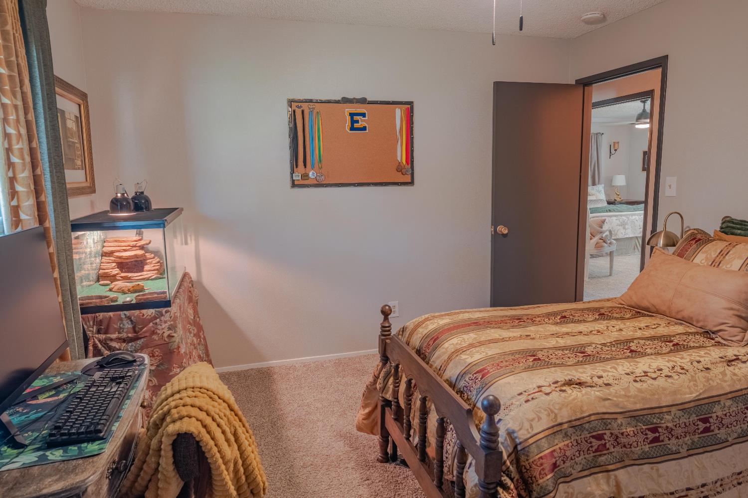 915 S Strathmore Ave #N, Lindsay, CA 93274