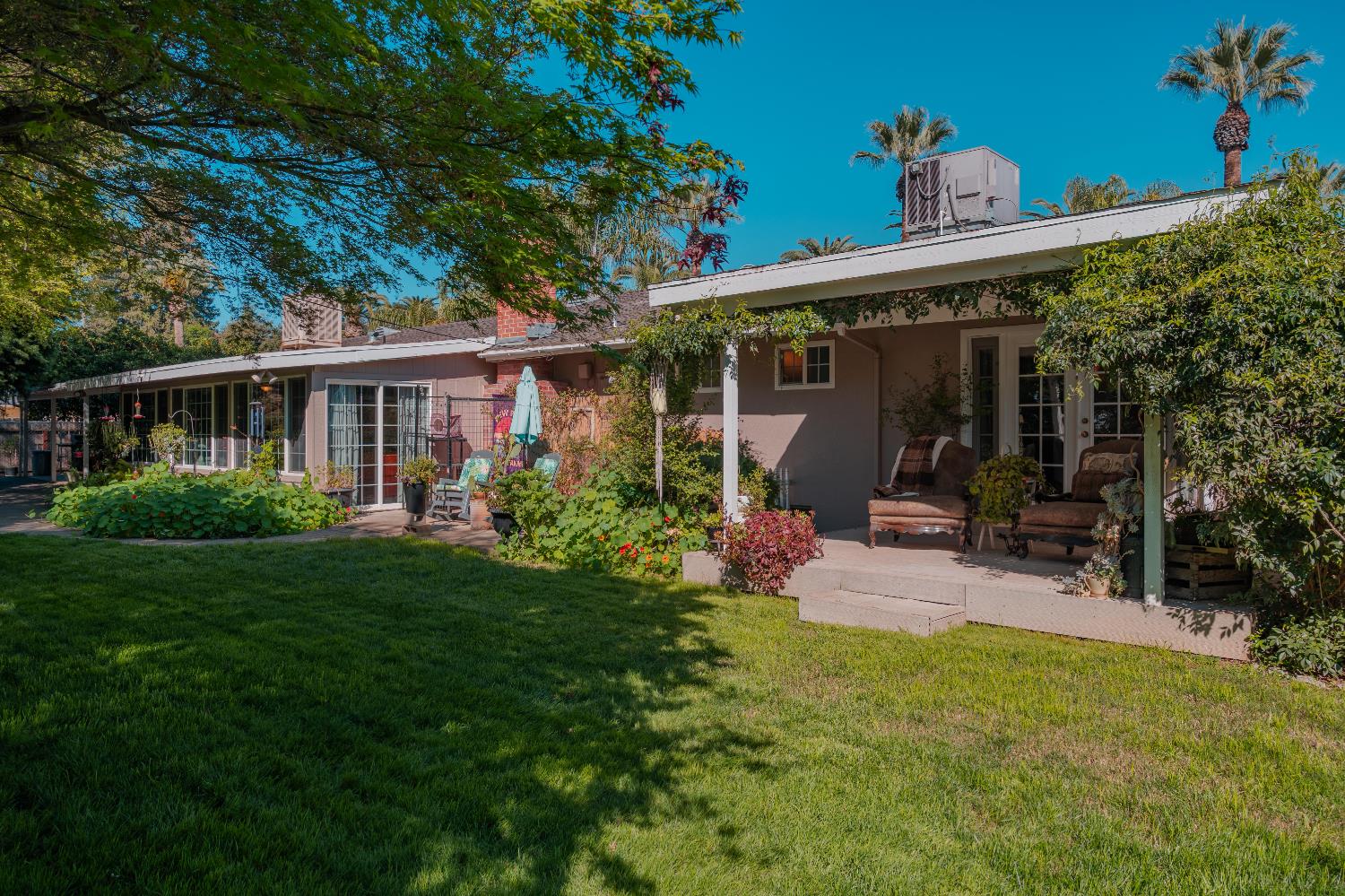 915 S Strathmore Ave #N, Lindsay, CA 93274