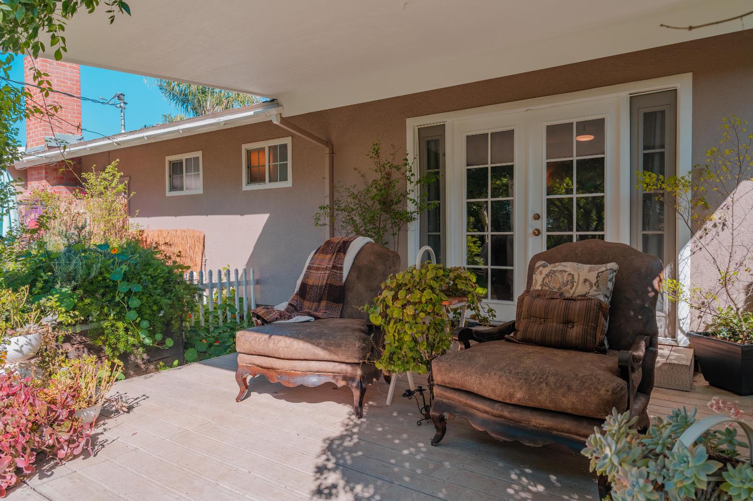 915 S Strathmore Ave #N, Lindsay, CA 93274