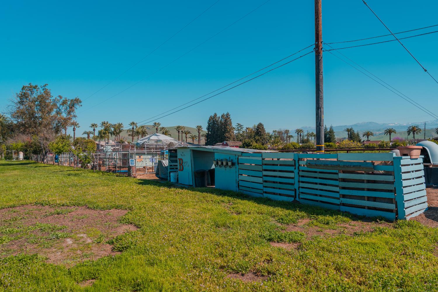 915 S Strathmore Ave #N, Lindsay, CA 93274