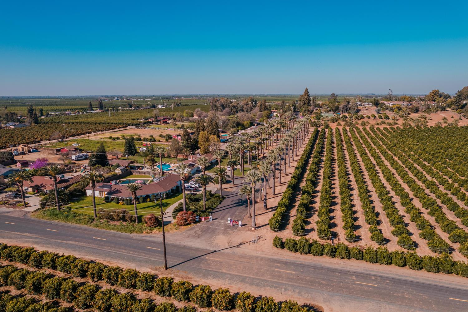 915 S Strathmore Ave #N, Lindsay, CA 93274