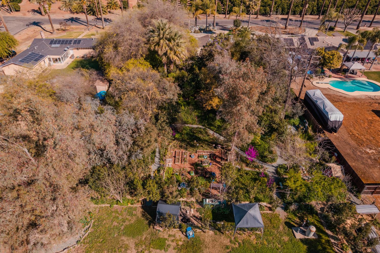 915 S Strathmore Ave #N, Lindsay, CA 93274