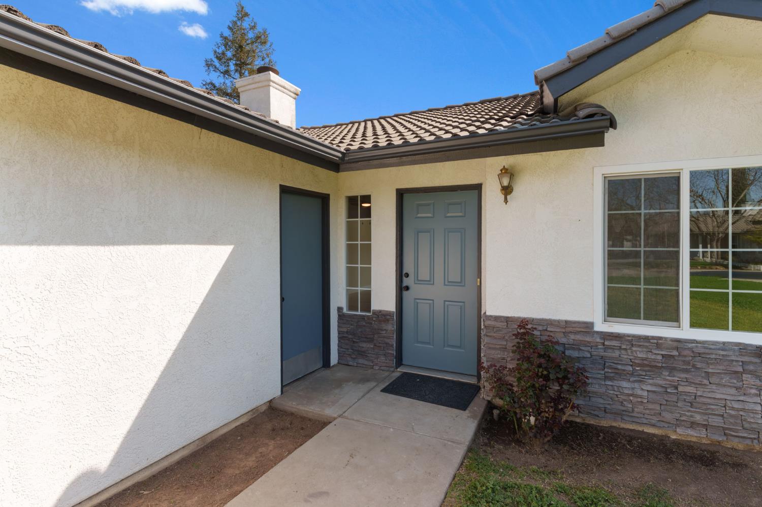 4074 E Robinson Ave, Fresno, CA 93726