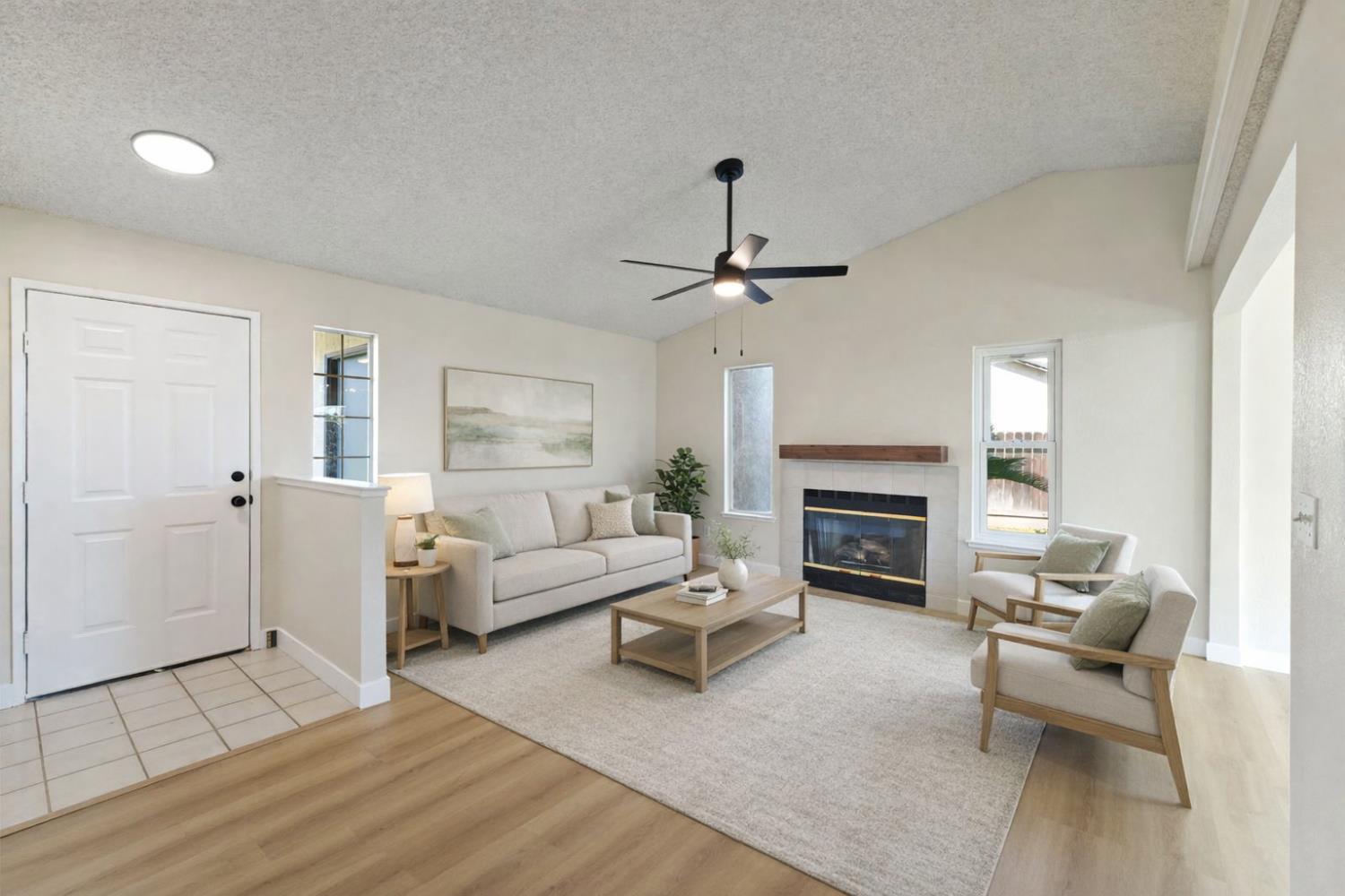 4074 E Robinson Ave, Fresno, CA 93726