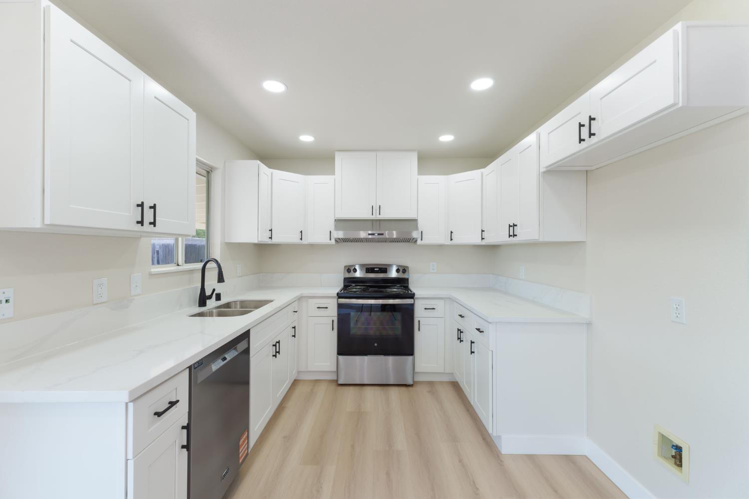 4074 E Robinson Ave, Fresno, CA 93726