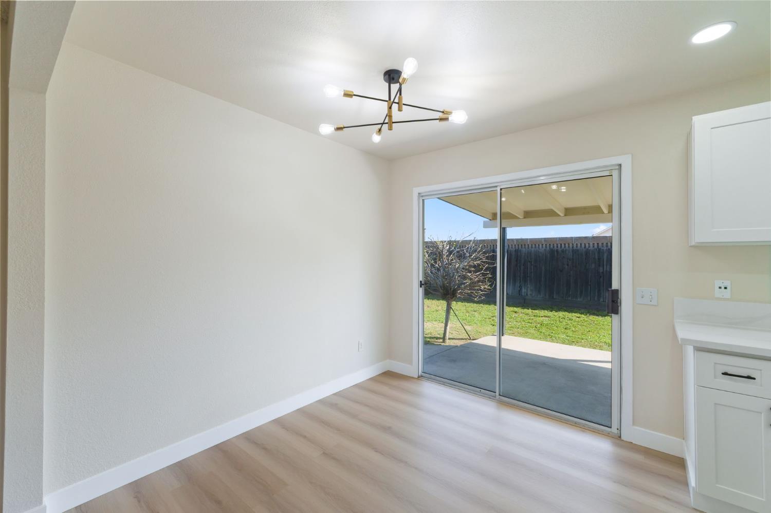 4074 E Robinson Ave, Fresno, CA 93726