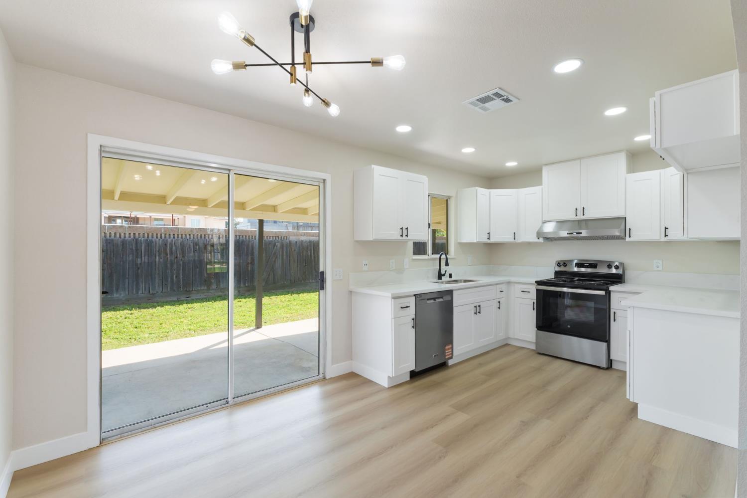 4074 E Robinson Ave, Fresno, CA 93726