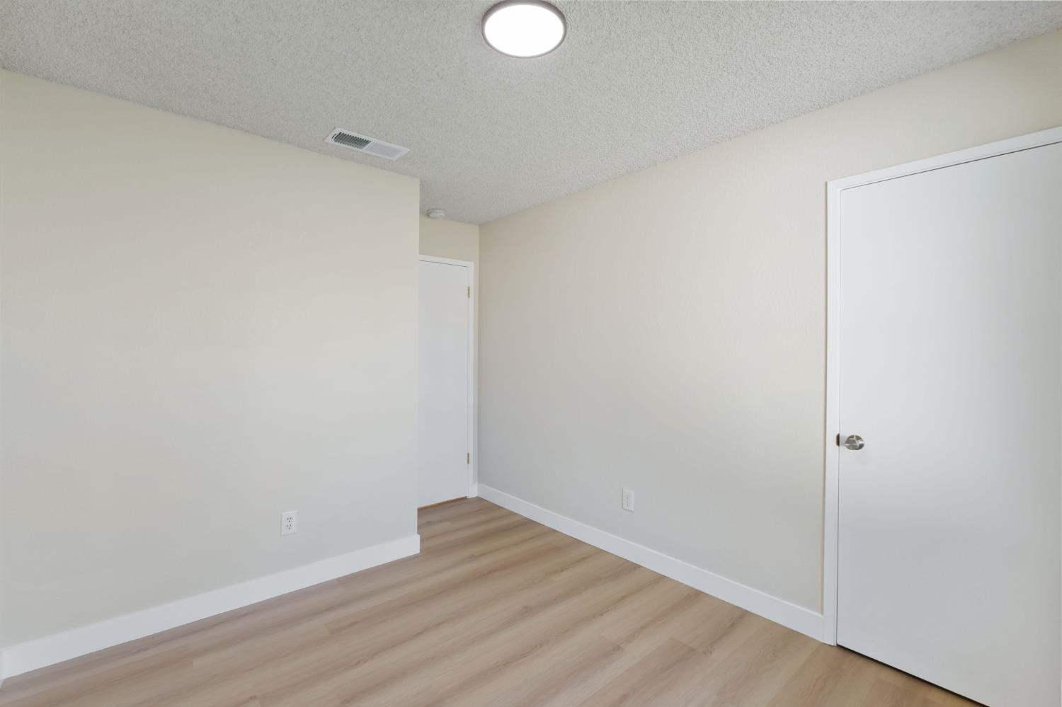 4074 E Robinson Ave, Fresno, CA 93726