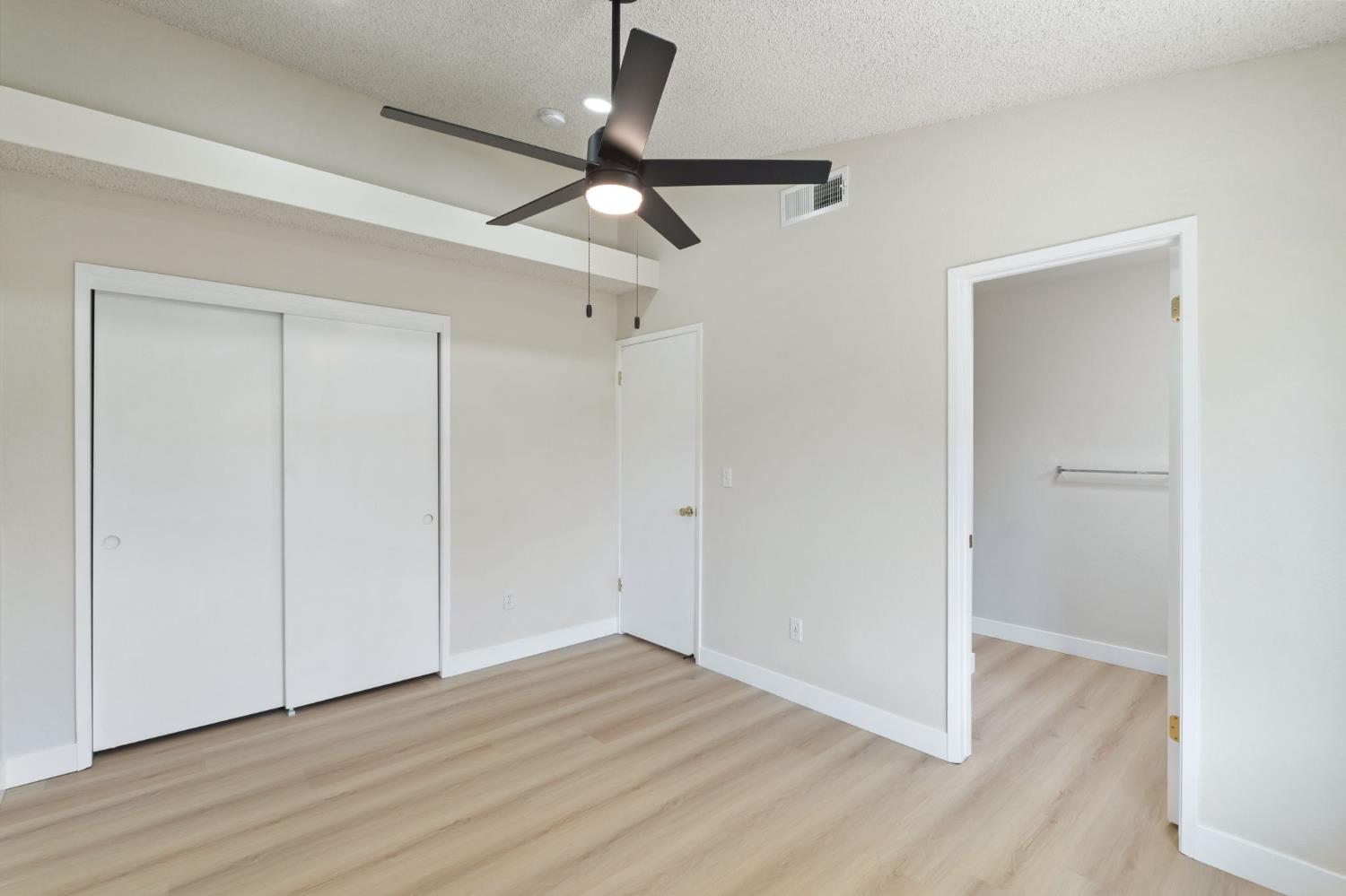 4074 E Robinson Ave, Fresno, CA 93726