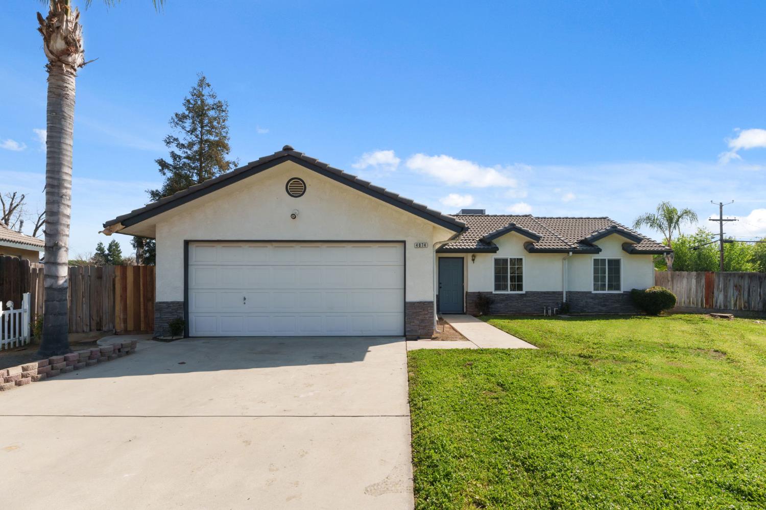 4074 E Robinson Ave, Fresno, CA 93726