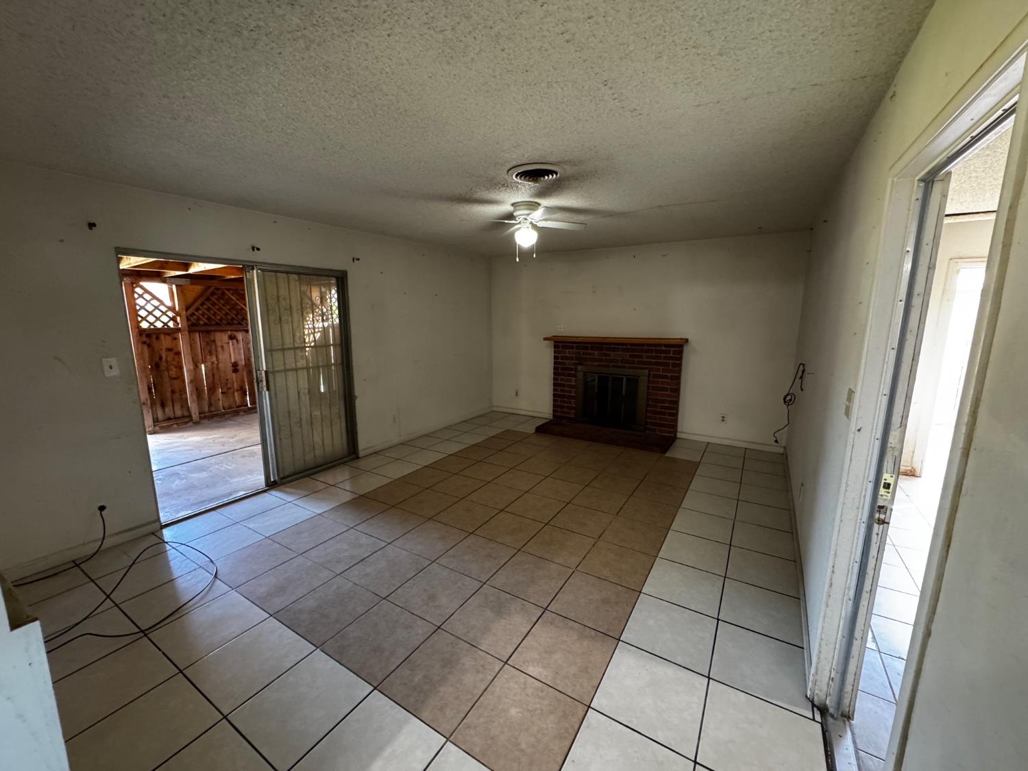 3058 W Bellaire Way, Fresno, CA 93722