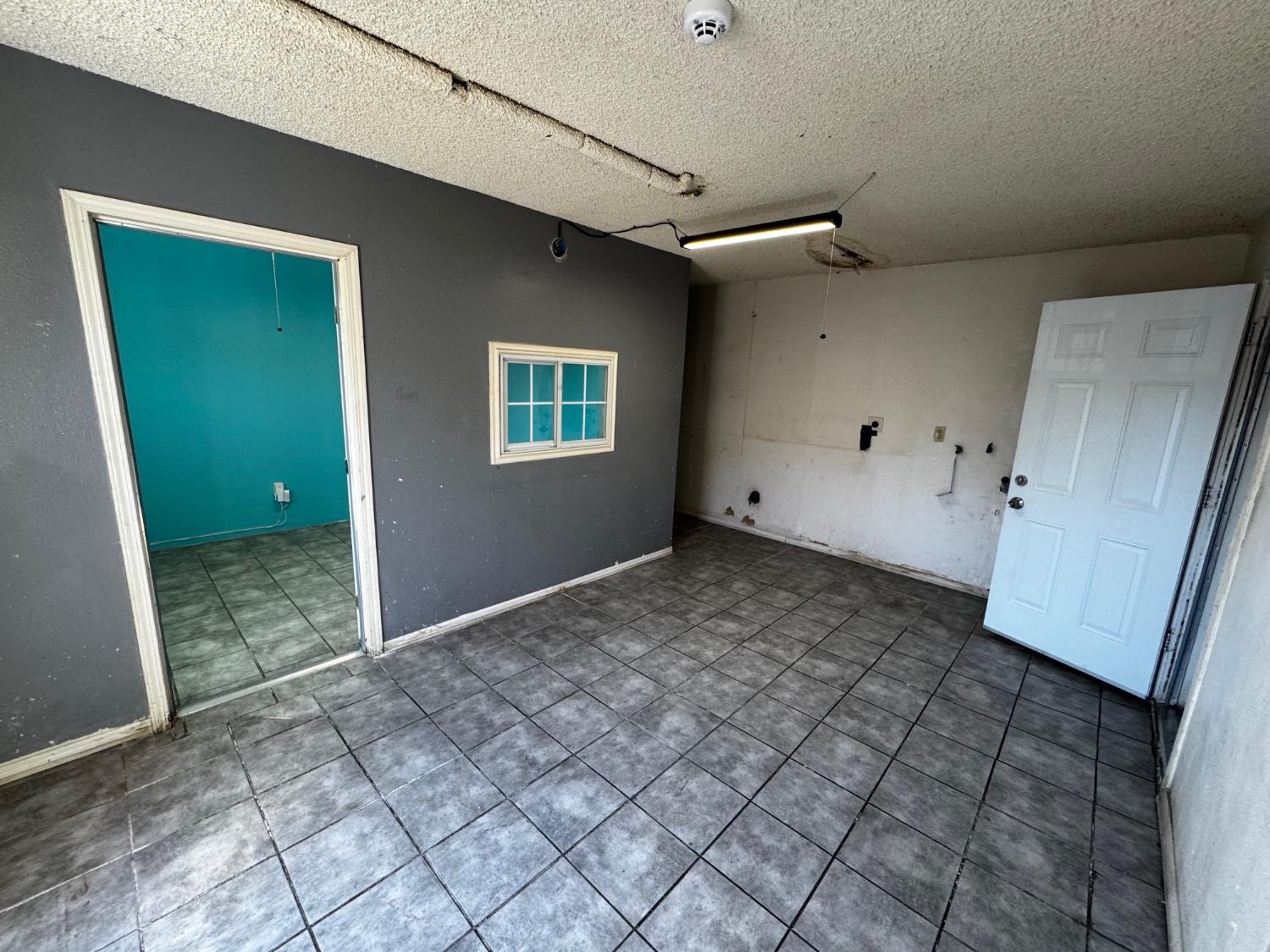 3058 W Bellaire Way, Fresno, CA 93722