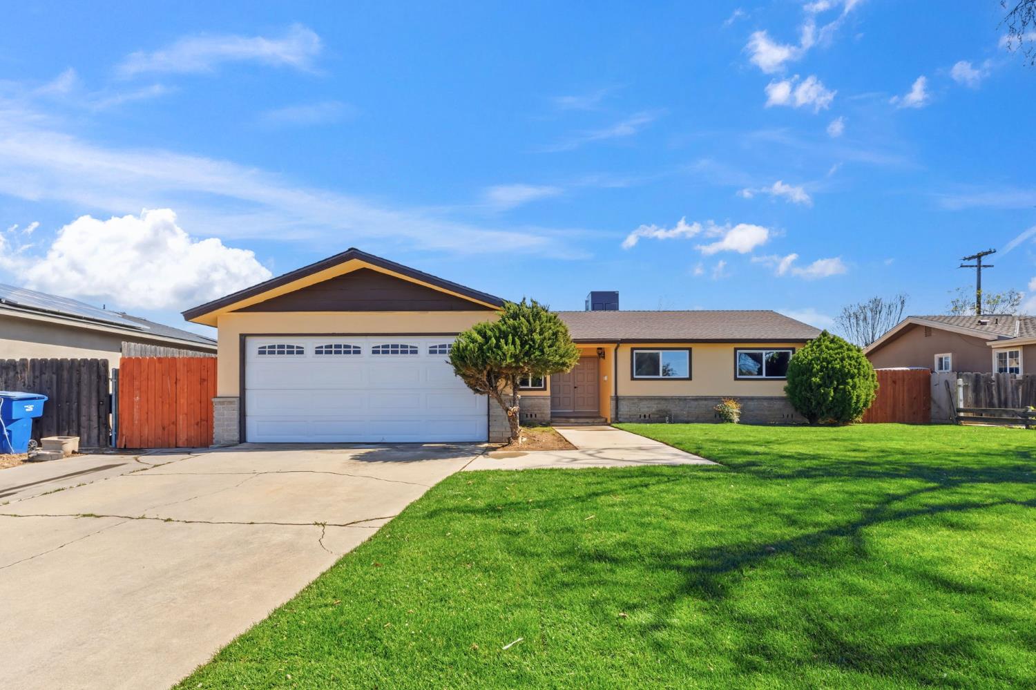 1542 N Lemoore Ave, Lemoore, CA 93245