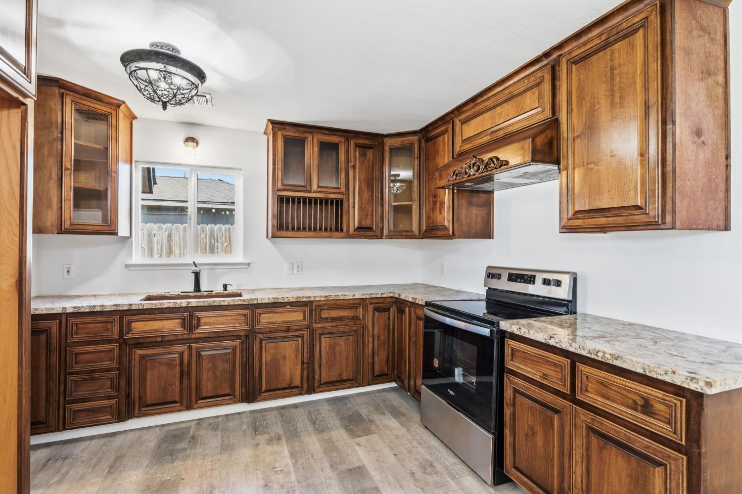 1542 N Lemoore Ave, Lemoore, CA 93245