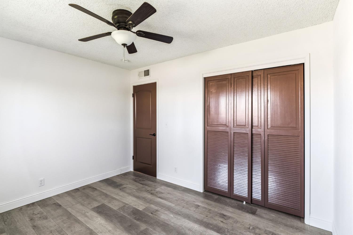 1542 N Lemoore Ave, Lemoore, CA 93245