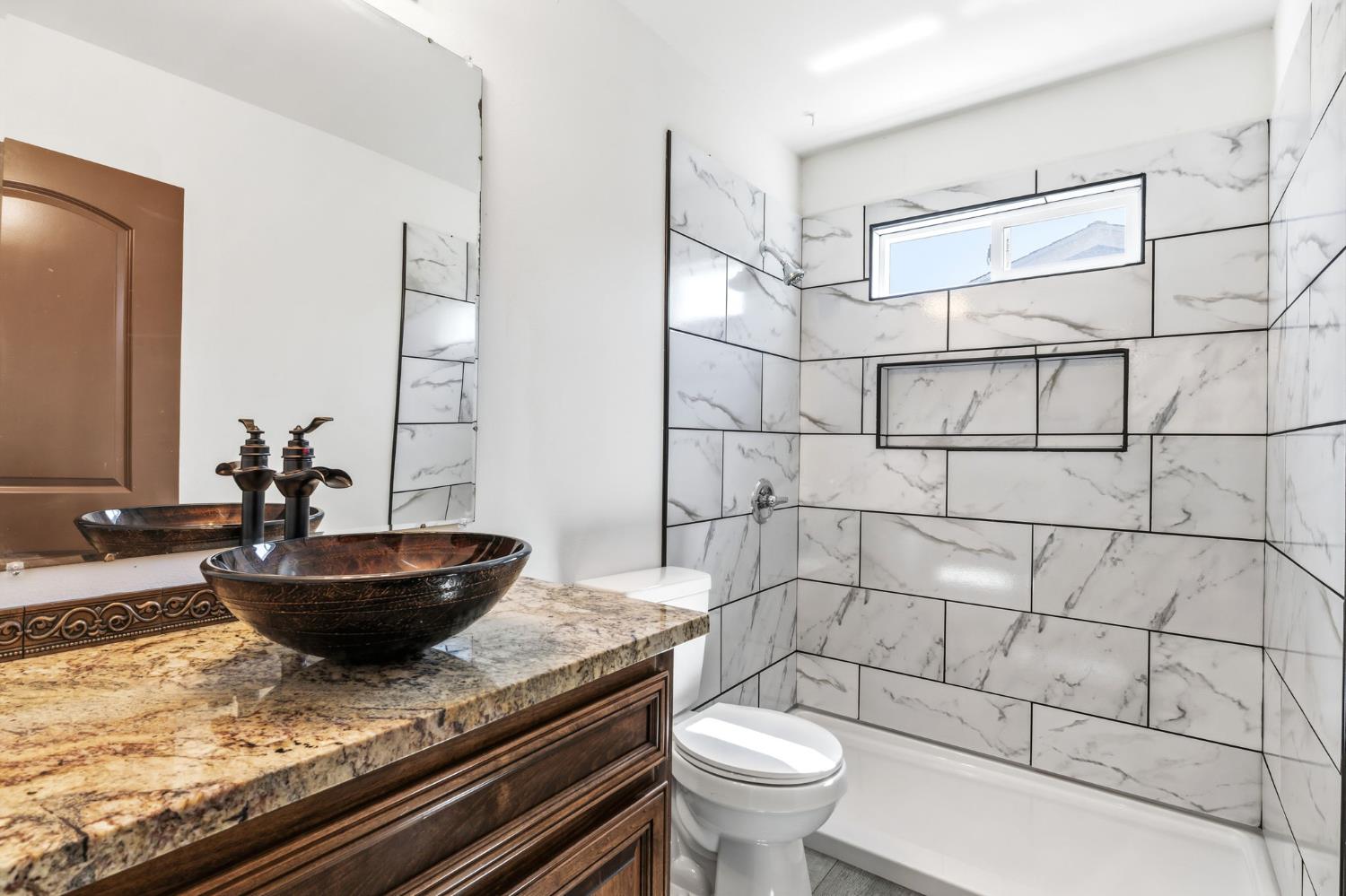 1542 N Lemoore Ave, Lemoore, CA 93245