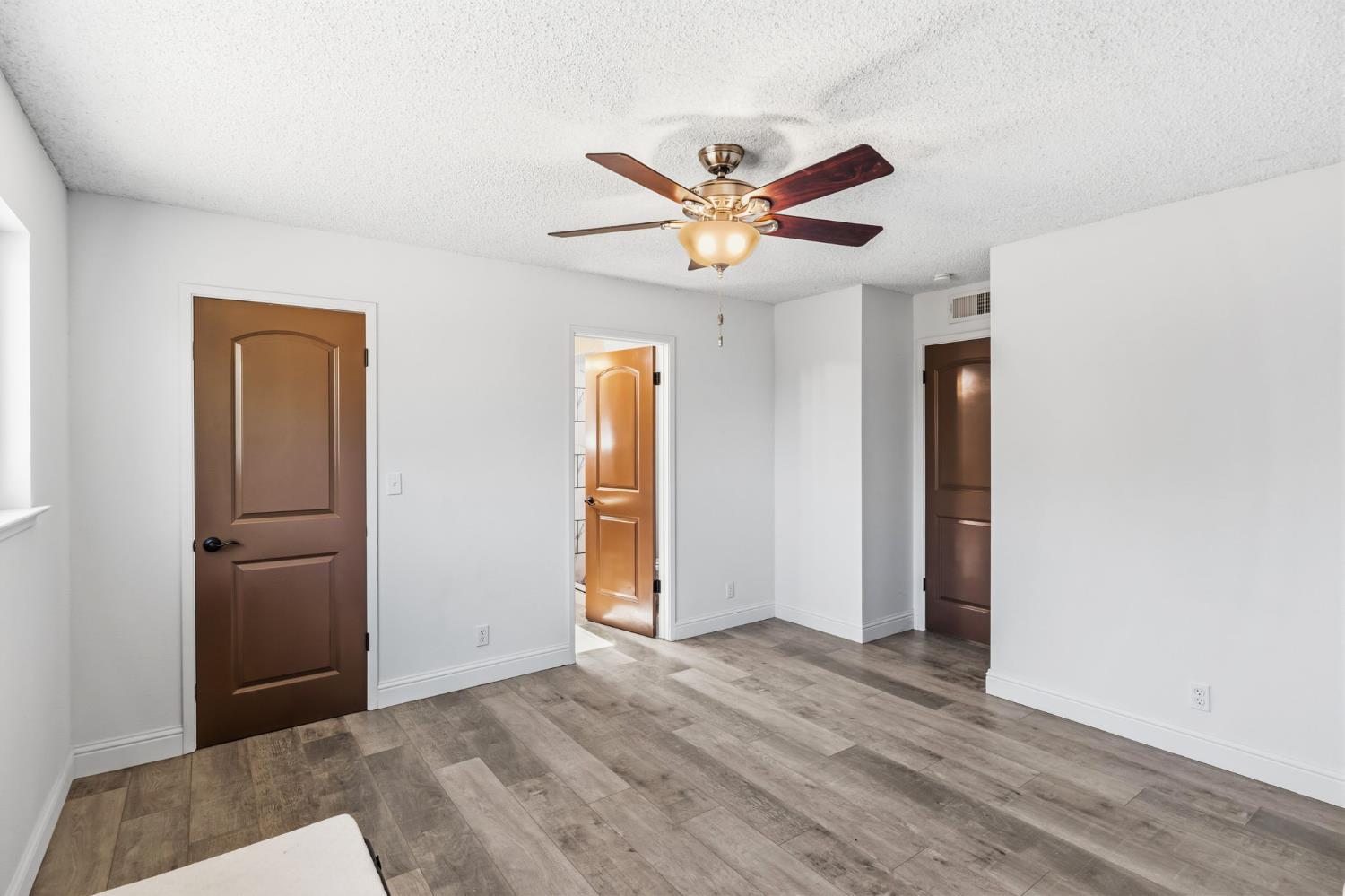 1542 N Lemoore Ave, Lemoore, CA 93245