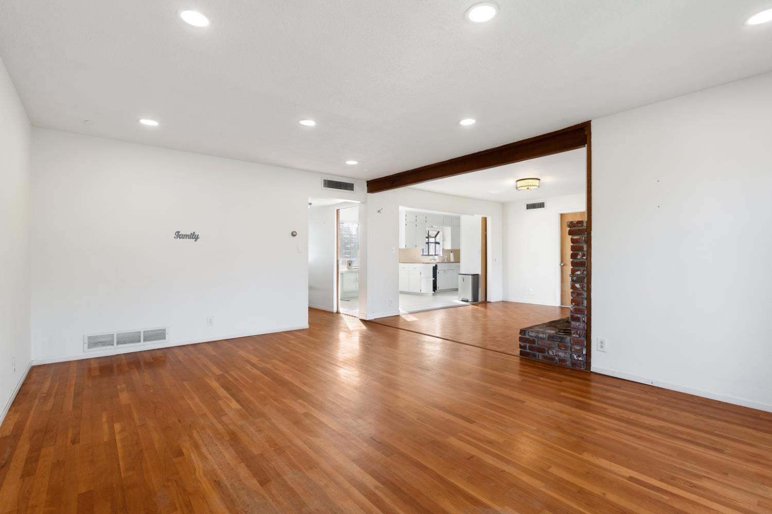 4741 N Orchard St, Fresno, CA 93726