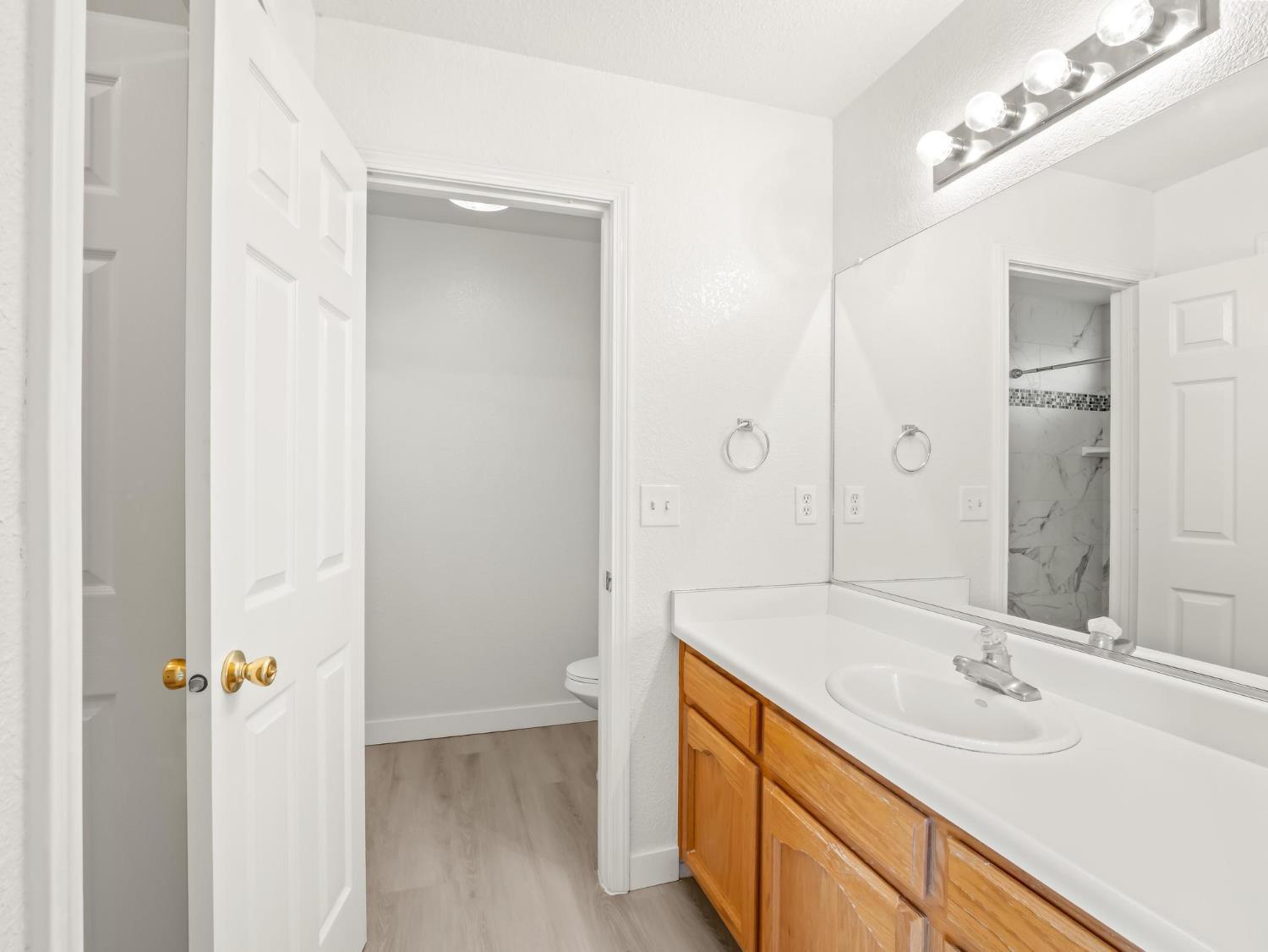 8552 Cairo Ave, Laton, CA 93242