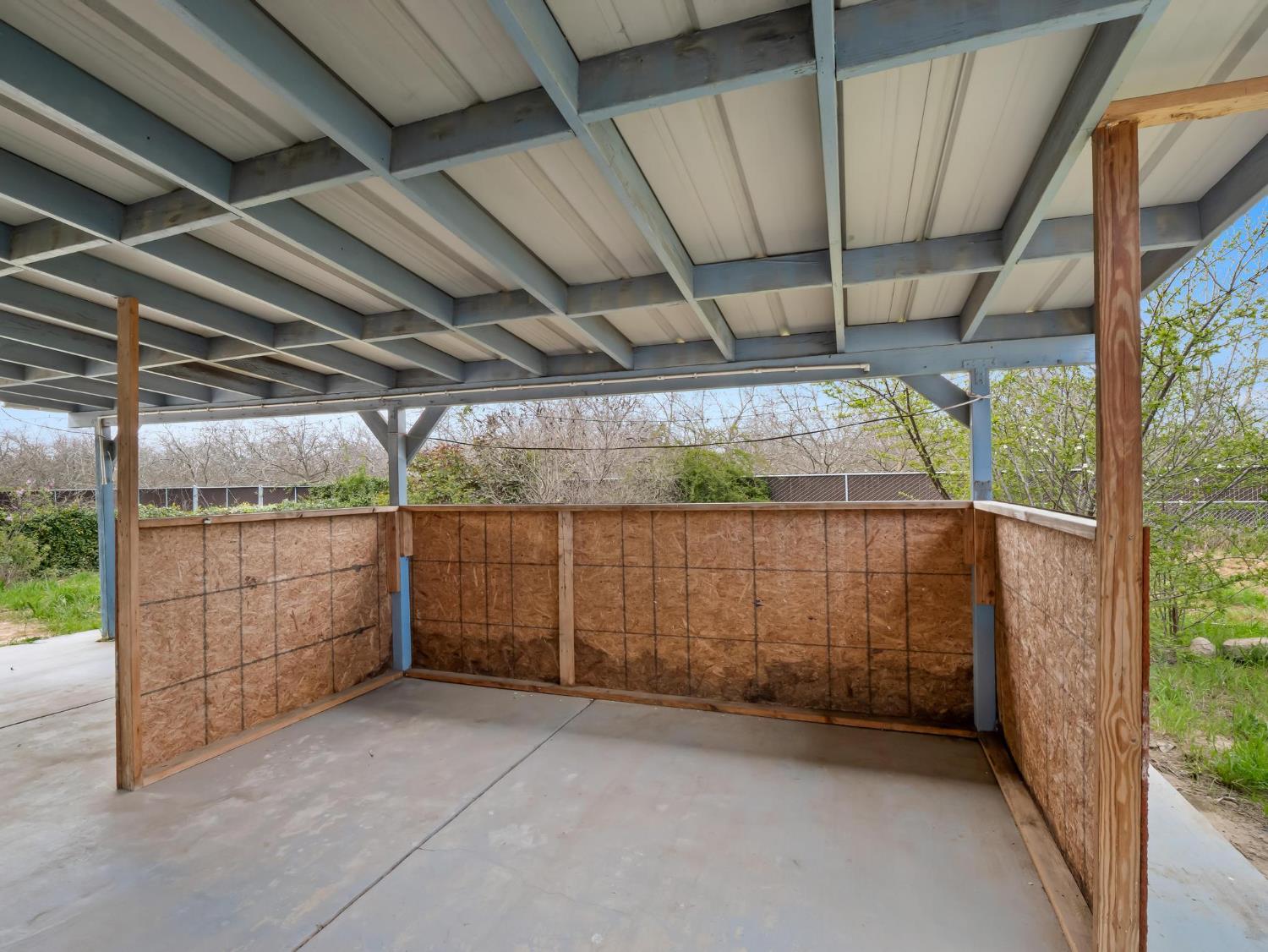 8552 Cairo Ave, Laton, CA 93242