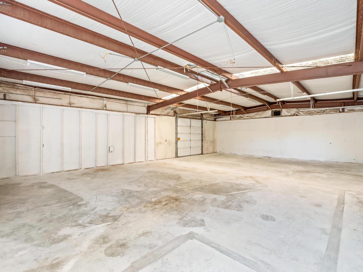 8552 Cairo Ave, Laton, CA 93242