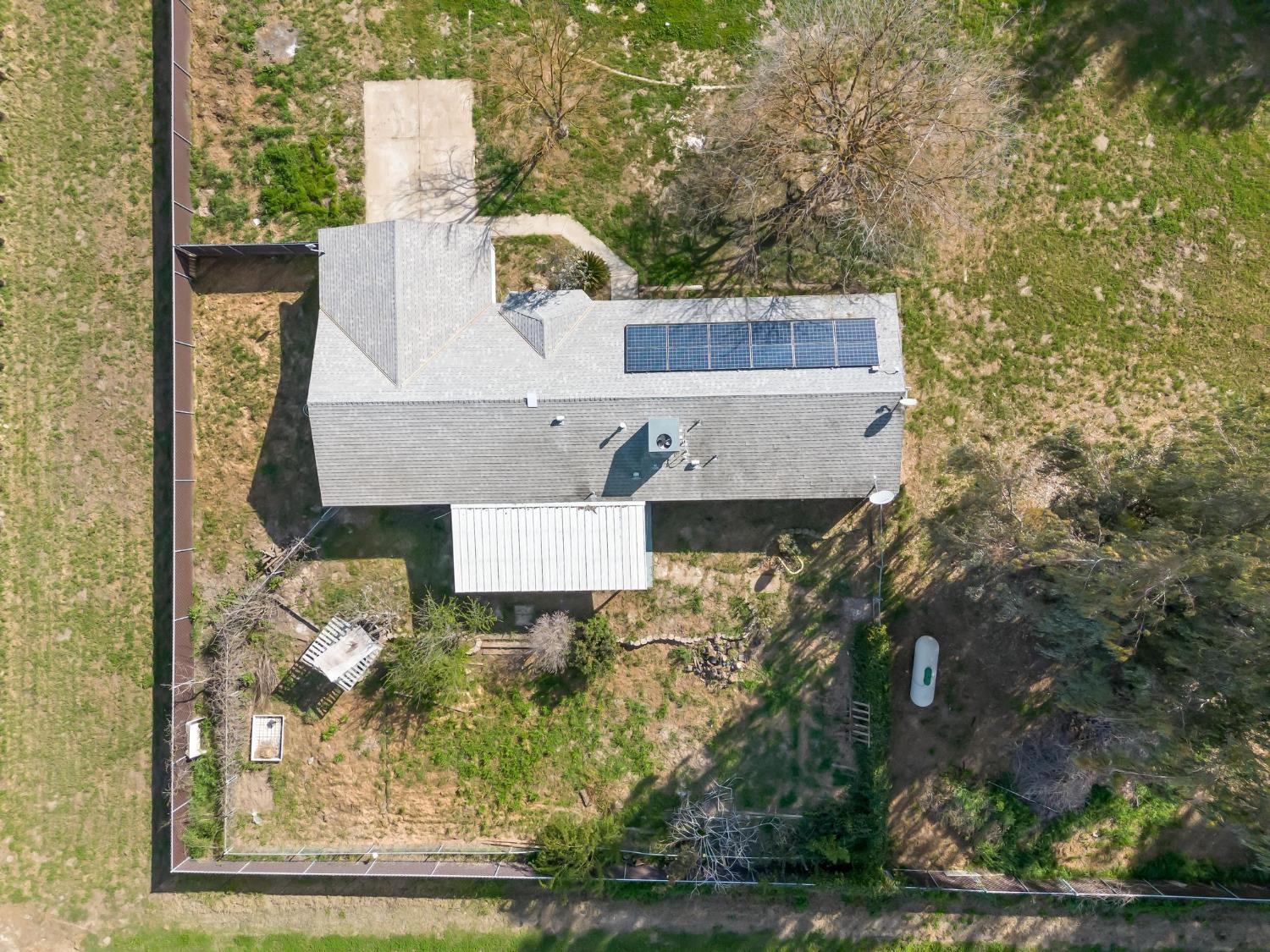 8552 Cairo Ave, Laton, CA 93242