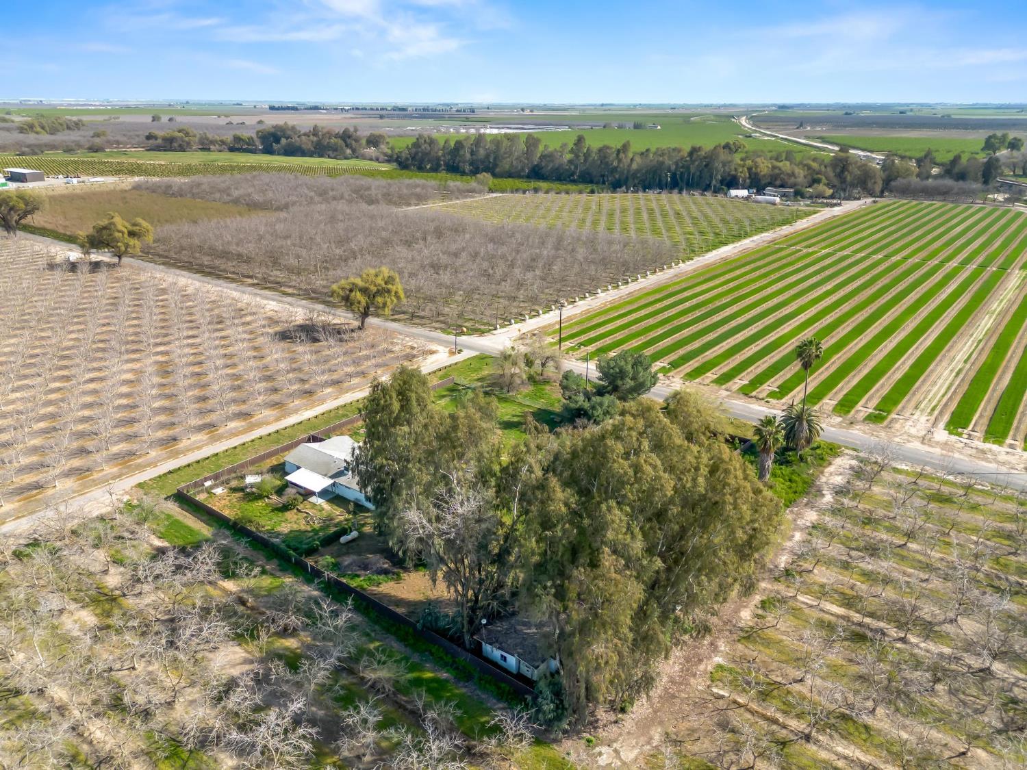 8552 Cairo Ave, Laton, CA 93242