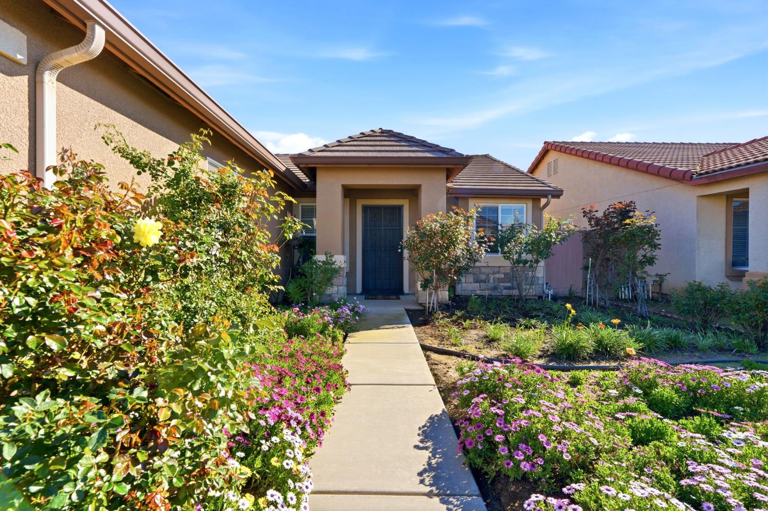 1403 Castoro Way, Hanford, CA 93230