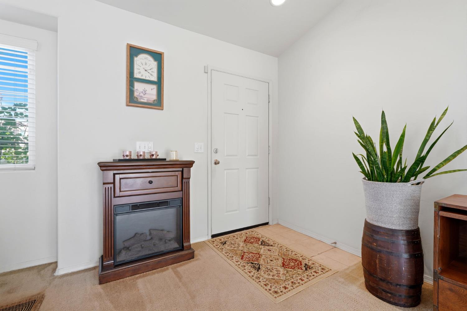 1403 Castoro Way, Hanford, CA 93230