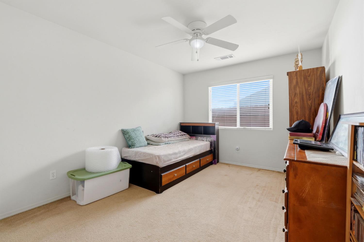 1403 Castoro Way, Hanford, CA 93230