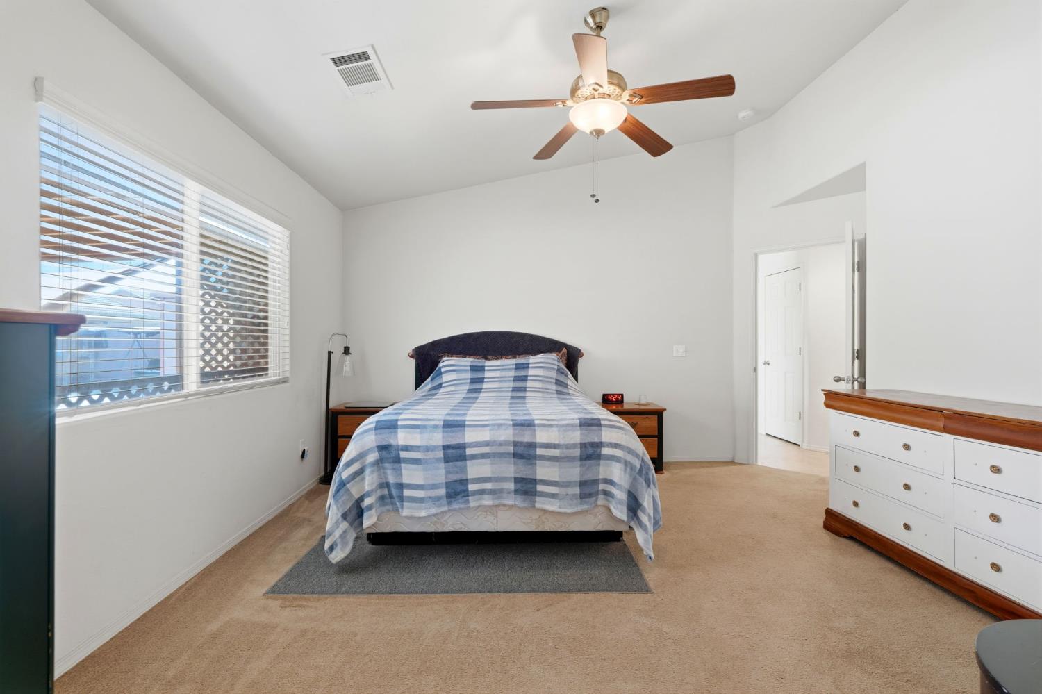 1403 Castoro Way, Hanford, CA 93230