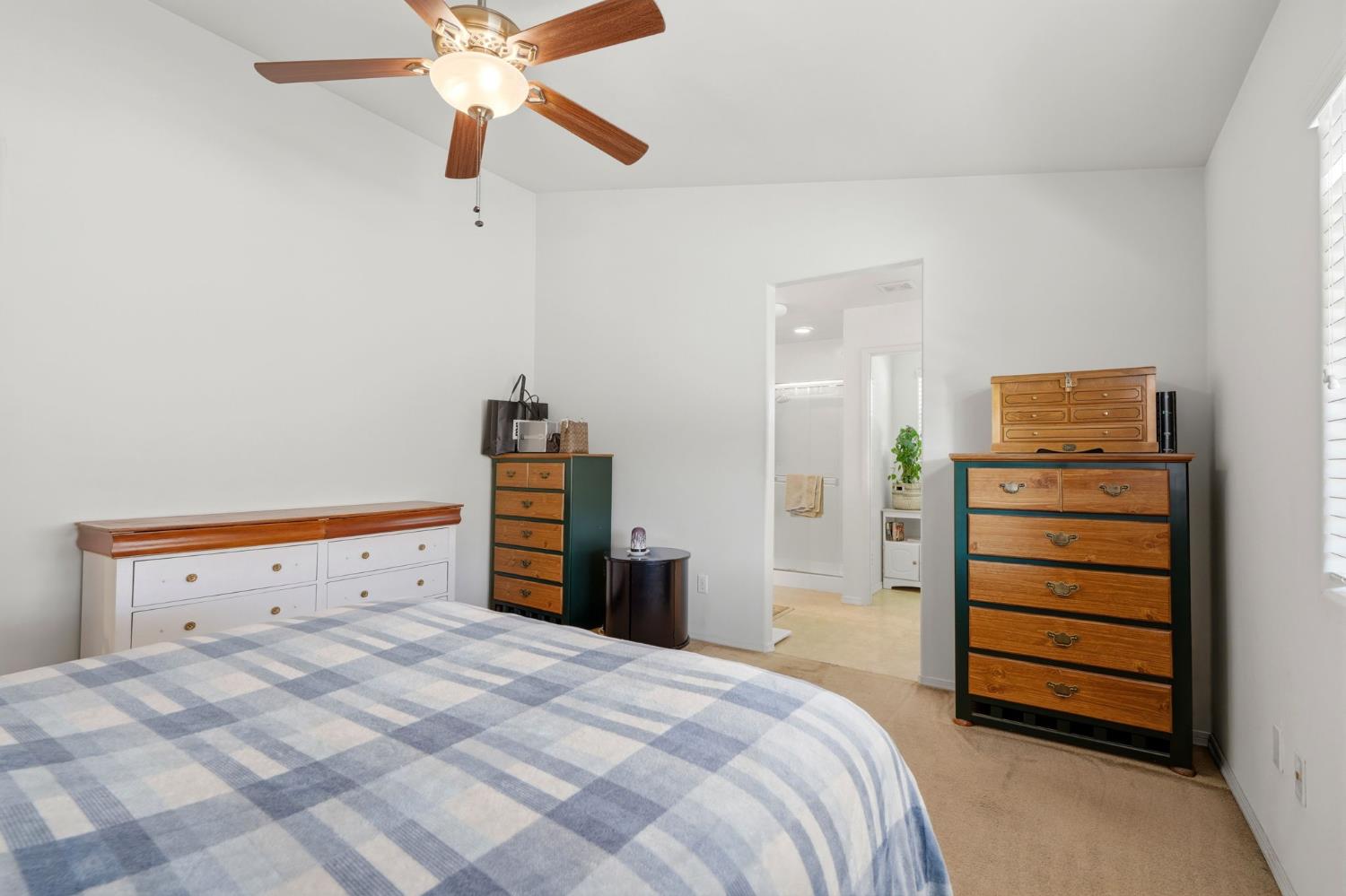 1403 Castoro Way, Hanford, CA 93230