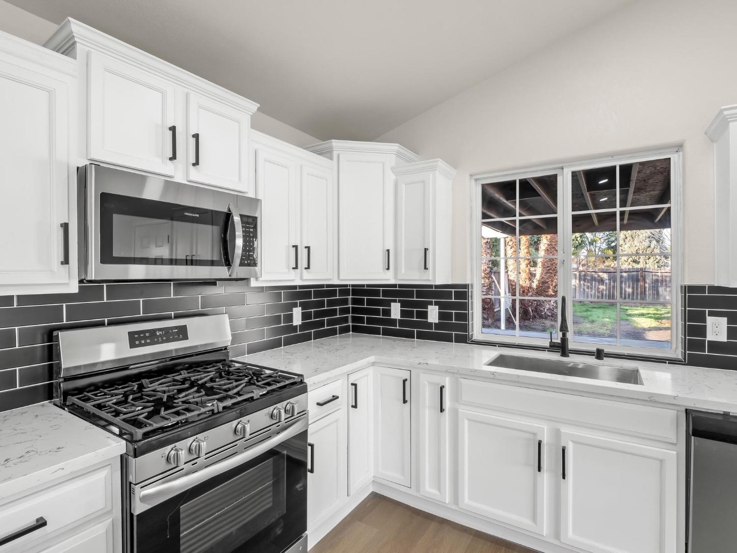 3742 W Bullard Ave, Fresno, CA 93711