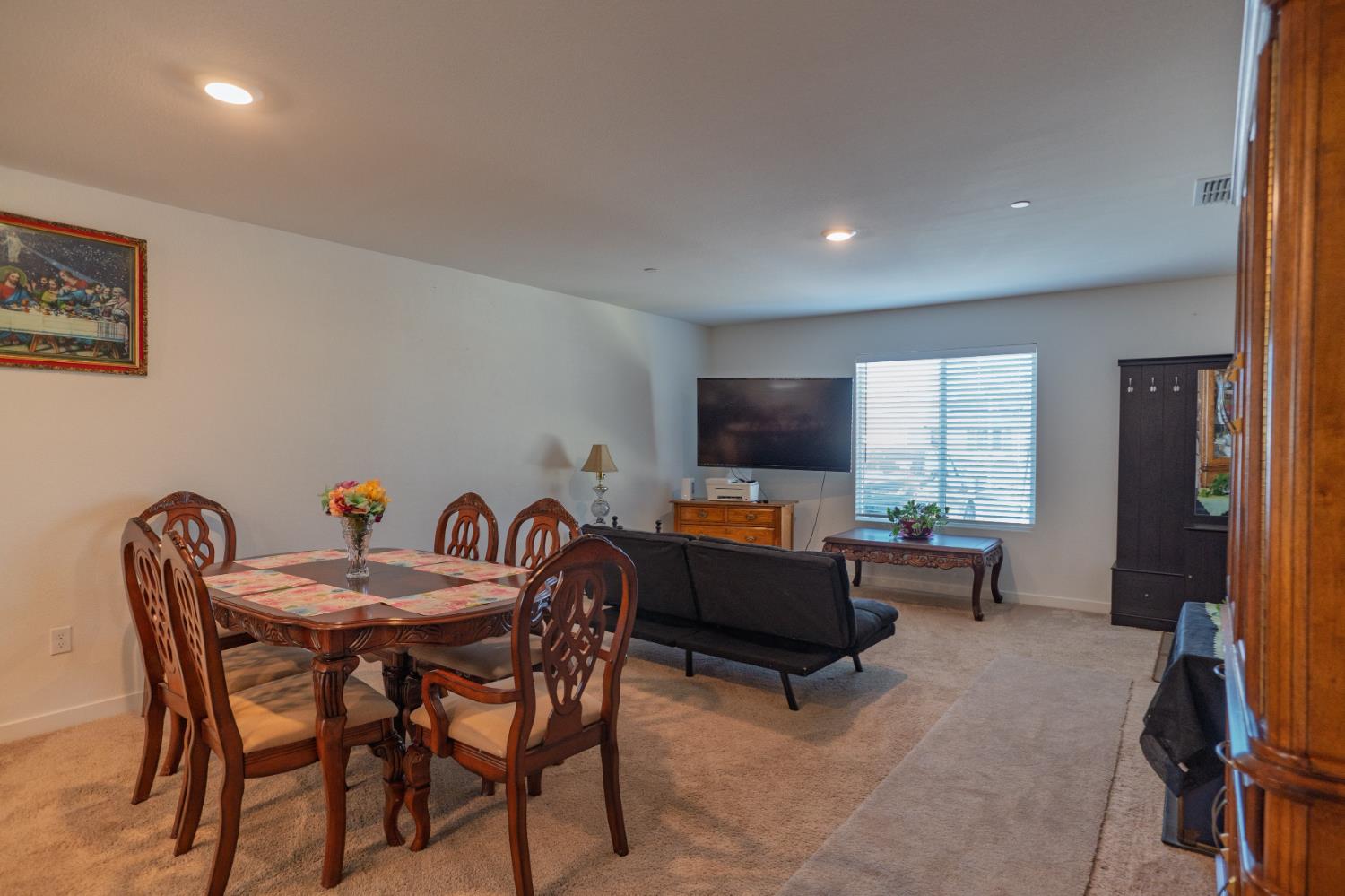 714 Dean Ct, Merced, CA 95341