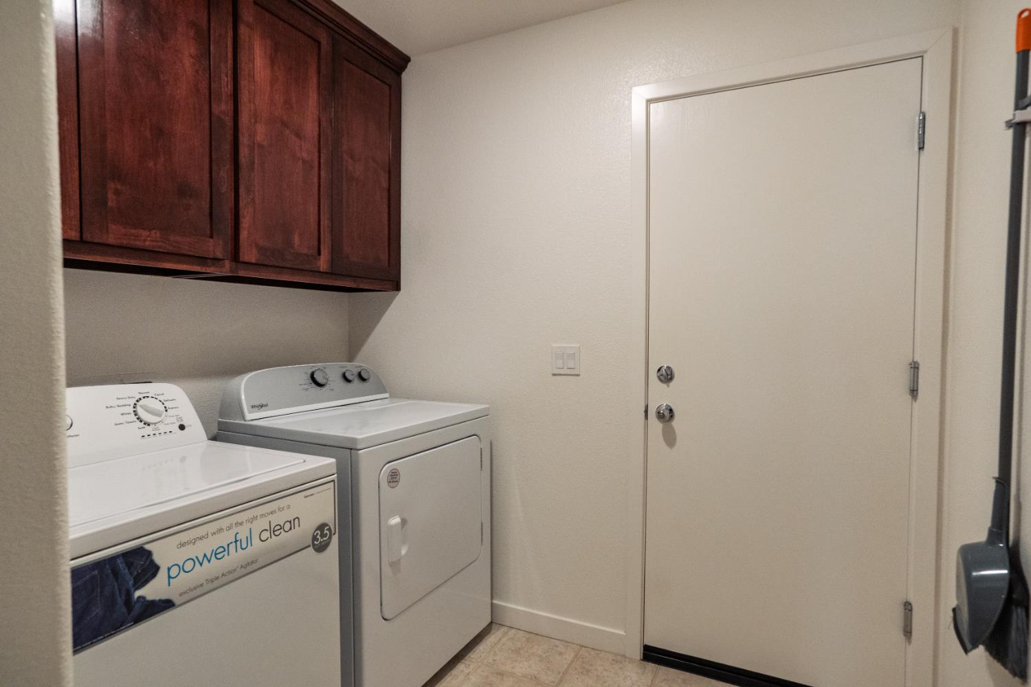 714 Dean Ct, Merced, CA 95341