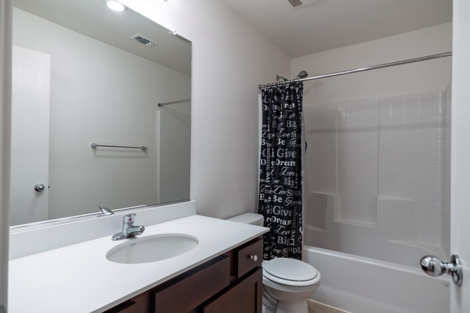 714 Dean Ct, Merced, CA 95341