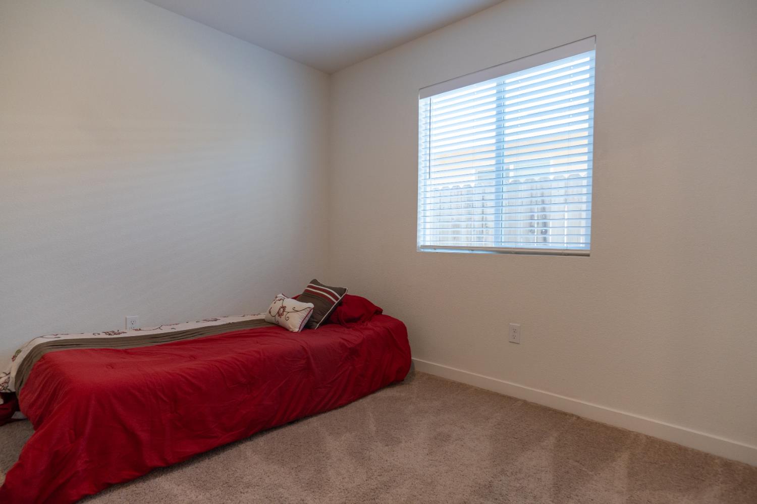 714 Dean Ct, Merced, CA 95341