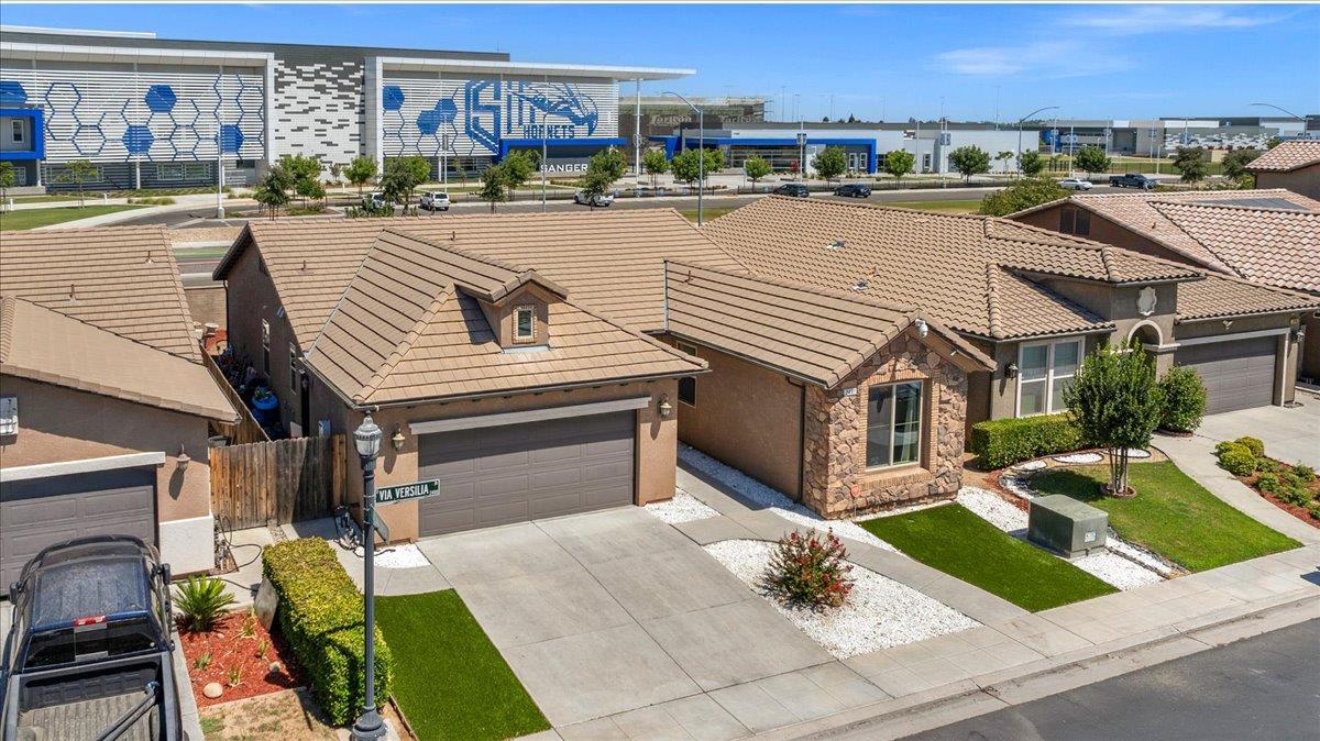 2481 S Via Versilia Dr, Fresno, CA 93727