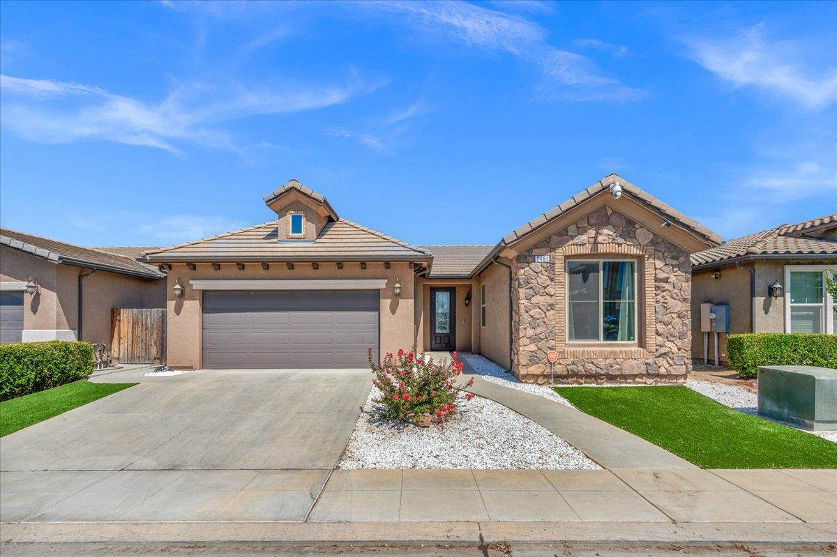 2481 S Via Versilia Dr, Fresno, CA 93727