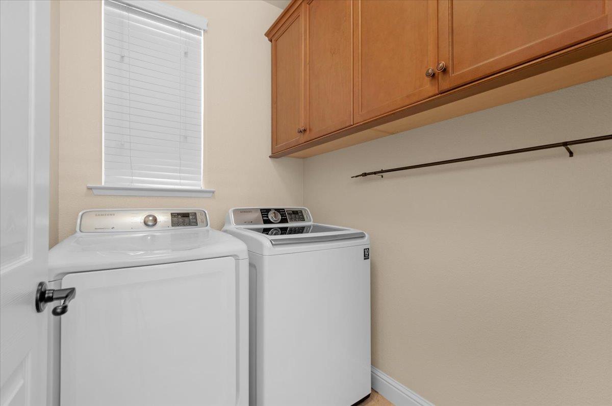 2481 S Via Versilia Dr, Fresno, CA 93727