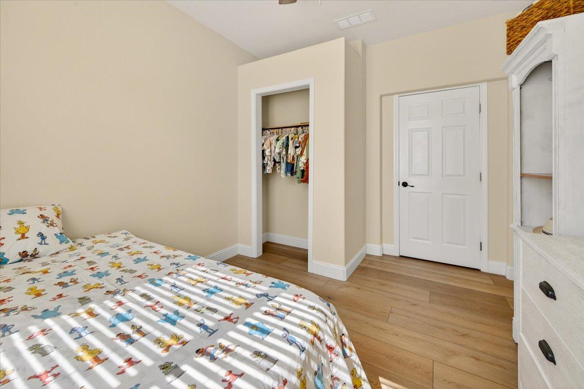 2481 S Via Versilia Dr, Fresno, CA 93727