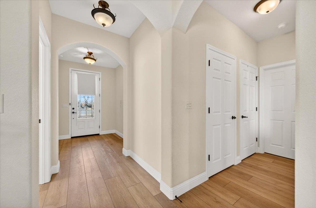 2481 S Via Versilia Dr, Fresno, CA 93727